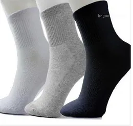 Großverkauf 50 Paar Herrensocken Kostenloser Versand Neue heiße Mischung Baumwolle Klassische Business-Marke Männer Freizeitsocken1