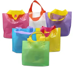 青/白/紫色のプラスチックのショッピングパッキングバッグ服の食料品ギフト市場ショッピングパッケージの携帯用バッグ