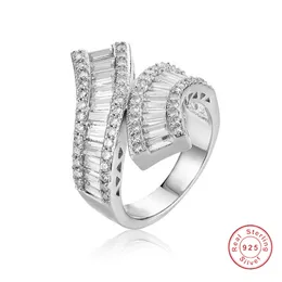Großer funkelnder Kreuz-Ring aus 925er-Silber, luxuriöser Cocktail-Ehering für Damen, quadratischer T-Simulationsdiamant, Platin-Schmuckgeschenk