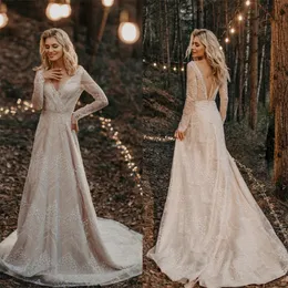 2020 Långärmade bröllopsklänningar V-Neck Lace Sequins Appliqued Lace Bröllopsklänning A-Line Custom Made Sexy Illusion Back Long Bridal Dress