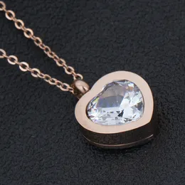 Fashion- Girl Necklace Love Inlaid Zircon Pendant Necklace Fashion Rose Gold Clavicle Chain Titanium Steel Not Falling Color Necklace
