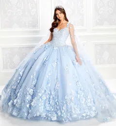 ضوء الأزرق الأزرق الكرة ثوب فساتين quinceanera مع التفاف الخامس الرقبة الزهور appliqued الخرز الحلو 16 اللباس قطار الاجتياح تنكر حفلة موسيقية العباءات