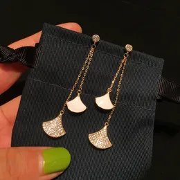 Commercio all'ingrosso- Nuovi orecchini a forma di ventaglio placcati in oro 18 carati Moda donna Orecchini pendenti Gioielli Gioielli di moda per orecchini coreani regalo