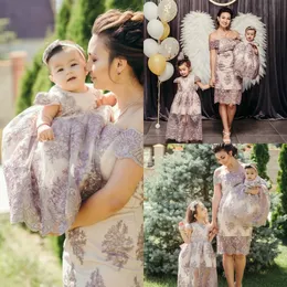 Gorąca Sprzedaż Maluch Bal Ball Suknie Christening Suknie Koronkowe Aplikacje Suknia Chrzest Z Krótkim Rękawami Tanie Koronki Kid First Communication Dress