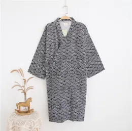 Sleepwear Men's Cotton Gaze Robe Loose Thin Style Bathrobe Japanese Kimono Sleepwear Mens Hooded Robes Vneck Pyjama Bath Robe