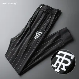 List Haft Paski Spodnie Mężczyźni Czarny Środkowy Sznurek Pełny Pant Mody Designer Joggers Męskie Spodnie