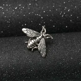 Nowa broszka dużo moda z najwyższej półki pszczoła broszka szpilki kobiety ze sprzączką broszki biżuteria na prezent srebrne złoto