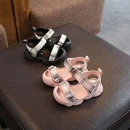 Moda Plaid Baby Boys Girls New Summer Baotou Buty antypoślizgowe Wygodne Sandały Baby Soft Bottom Casual Shoes