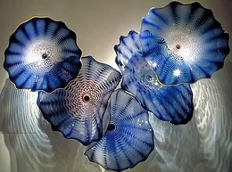 Hot Sale Blue Glass Flower Plates Väggkonst Mode Ny Design Väggmonterad Hängande Hand Blåst Stained Glass Plate För Väggdekor