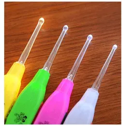 Pielęgnacja ucha Muli Użycie LED Light Digger Safety Earpick Cleaning Latarka Wosk Remover Ear Clean Spoon Luminous Light Tool