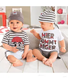 Babys Set 2018新しい夏の手紙の赤ちゃん男の子の男の子の男の子の男の子の男の子の男の子スーツセット3ピース帽子Tシャツパンツ夏の衣装のための夏の服装