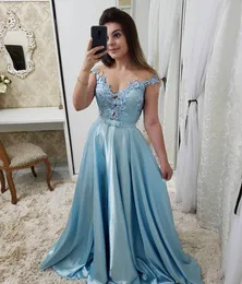 Abiti da ballo lunghi con applicazioni di pizzo con scollo a V sexy azzurro Abiti eleganti da cerimonia con scollo a V e spalle scoperte con cintura Vestidos De Gala