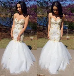 2019 Skromne Mermaid Prom Dresses Zroszony Sweetheart Neckline Tulle Długość Piętro Koronkowa Aplikacja Formalna Wieczorowa Party Nosić Suknie