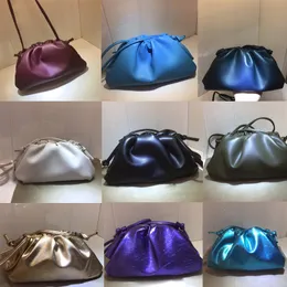 Lyxig designer påsen i Metallic Nappa Clouds Clutch Fashion Crossbody Women Calfskin Designer Luxury Handbags Purses