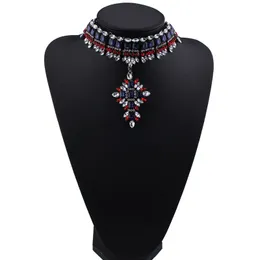 Ny mode designer lyx färgrik glittrande röd kristall överdriven blomma lång hänge tröja choker uttalande halsband för kvinna