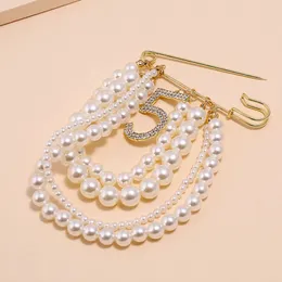 Mulheres Número de strassmões Broche Pearl Tassel Chain Broch Suit de lapela Pin Acessórios de jóias de moda para festa de presente Nice
