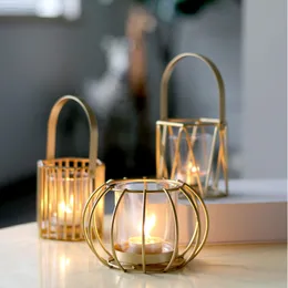 Guldljusstakning Holder Golden Ironwork Hollow Home Decoration Ljus tom Cup Candlestick Decoration