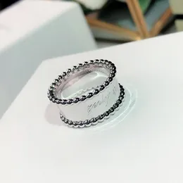 S925 Silber Damenringe Blumengras Breite Persönlichkeit Mode Hochwertiger kostenloser Versand Perlenrand Zeichen Goldener Ring