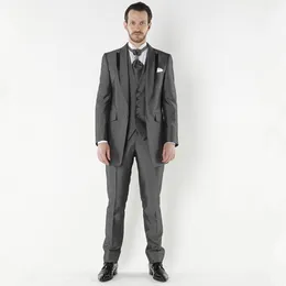 カスタムメイドの新郎の灰色の新郎新婦Tuxedos男性スーツ結婚式のベストマンブレザーメンズスーツ3ピースセット（ジャケット+パンツ+ベスト）