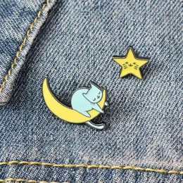 Gul måne stjärna söta små roliga emalj broscher pins för kvinnor demin tröja dekor brosch pin metall kawaii badge mode smycken