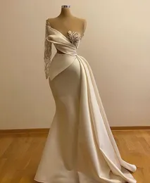 2020 Mermaid Prom Dresses Sheer Neck One Bardzo Ramię Z Długim Rękawem Zroszony Bride Suknie Wieczorowe Formalne Plus Size Party Dress