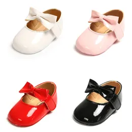 Blanda Partihandel Nyfödda Baby Girls PU PU Läder Spänne Första Vandrare Med Bow Red Black Pink White Soft Soled Non-Slip Crib Shoes