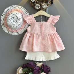 Modeflickor passar sommar 2020 söta tjejer outfits blouse toppar + shorts + hatt 3pcs / set barn strand passar tjejer kläder detaljhandel