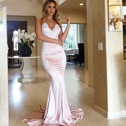 New Beautiful Lace Appliques Backless V-Neck Spaghetti Straps Champagne Formal Evening Gowns Satin Mermaid Prom Dress