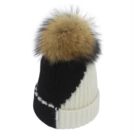 2020 Nowe Kobiety Pompom Czapki Knit Hat Real Raccoon Futro Pompony Beanie Grorowe Gorro Feminino Patchwork Caps Cashmere Czapka