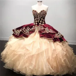 Çarpıcı Nakış Burgundy Balo Gown Quinceanera Elbiseler Tweetheart Dant-Up Geri Kabarık Vestidos de 15 Anos Parti Gowns