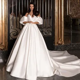 Klasyczna linia Krótkie rękawy Suknie Ślubne V Neck Suknie Ślubne Sweep Satin Robe de Mariée