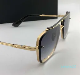 Wholesale -Men Square Sunglasses Gold Black Grey Gradient Lens 62mm unisex Sunglasses Fashion Sun Glassses Shades 121 with Box