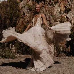 2021 Sexy Tulle Boho Beach Wedding Dresses A Line Lace Country Puffy Bridal Gowns Floor Length Backless Plunging V Neck Bohemian Bride Dress