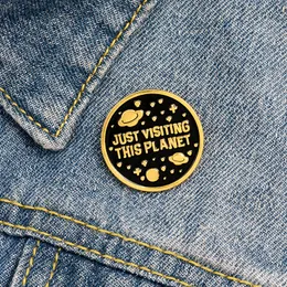 Qihe Smycken rymdskepp Besök planeten Starry Sky Pin Unique Design Gifts till Friends Brosches Badges Partihandel