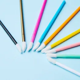 جملة الأزياء المتاح Lipbrush حار بيع 50PCS أدوات الصلبة بار الشفاه الإجمالي فرش عصا الجمال للتجميل سبا