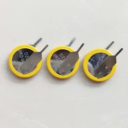 100 pcs pro Los 3V CR1220 -Tastezellenbatterie mit Pins -Registern 100% frische Superqualität