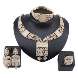 Utsökta Dubai Silver Crystal Jewelry Set Woman Wedding Party Halsband örhänge Set Fashion African Beads Jewelry Set