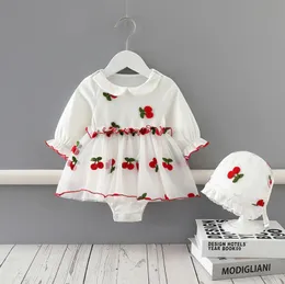 2020 Spring Fall Baby Kids Clothing Climbing White Long Sleeve Pet Pan Pan Collar Cherry Design Romper +Hat Spädbarn Nyfödda Rompers 0-2T
