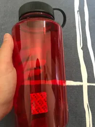 1000ml Wasserflaschen rote Farbe Dull Polish Bottle Sport Kessel Reise Yoga Tassen Outdoor-Camping-Plastikbecher