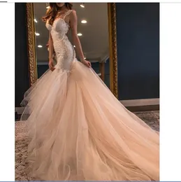 Sexy Backless sereia vestidos de noiva Correias Spaghetti Lace Vestidos de casamento Querida Appliqued vestidos de noiva com trem Tulle