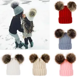 Barn baby stickad ull hattar vinter stickad solid virka hatt varm mjuk pom pom beanies dubbla hårboll hattar utomhus slouchy caps m2848