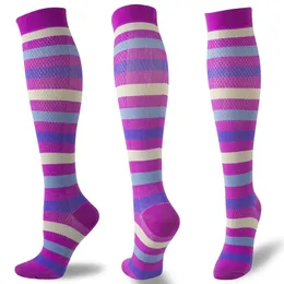Nieuwe compressie sokken mannen vrouwen afgestudeerd drukkousen voorkomen varicoseaderen van het stralen van bloedsomloop