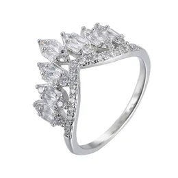 Kvinnor Crown Ring White Zircon Square Ring Överrask din flickvän med en födelsedagsgåva för förlovningsbröllopsdag
