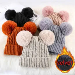 Mode Frauen Zwei Faux Kaninchen Fell Pompon Winter Hut Kappe Verdickt Warme Plus Samt Doppel Pom Pom Kabel Gestrickte Skullies beanie