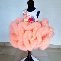 Suknia balowa Cute Flower Girl Sukienki Tiers Ruffles Bottom Blush Różowy Mała dziewczynka Korowód Suknie Kwiaty Koraliki Communion Dress