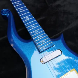 カスタムショップの王子様式のクラウドエレクトリックギターメタル