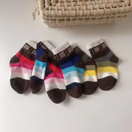 Meias de algodão para meninas e meninos FF letras impressas marca meias para bebês primavera verão e outono meias de malha dois tamanhos 3 cores macaron