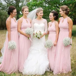 2021 Pink Bridesmaid Dresses Chiffon Pleats Hollow ärmlös Sweep Train Maid of Honor Gown Country Beach Wedding Guest Formal Wear Grows