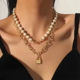 Punk Imitation Pearl Lock Pendant Choker Halsband för kvinnor Bröllopsbröllops estetiska smycken på nacktillbehör