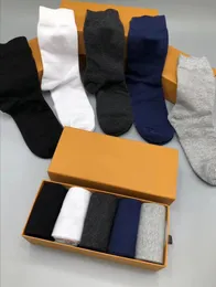 Designer men sock wholesale fashion men's and women's leisure high quality cottons socks letter breathable 100% cotton sports